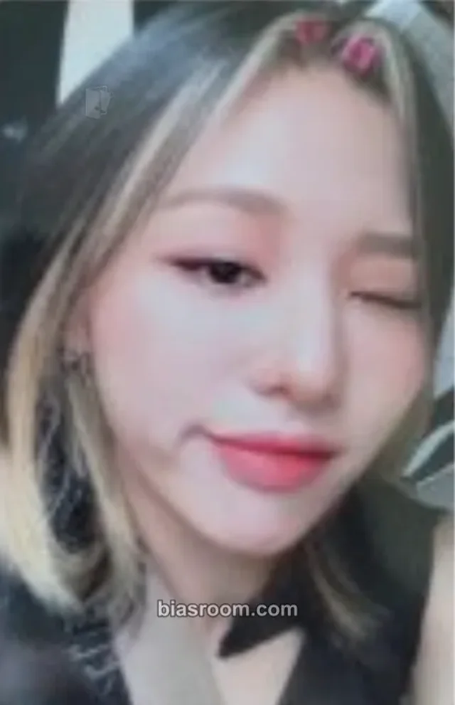 Queenz Eye - Wonchae - UNI-Q Album pob (pre-order benefit) fansign