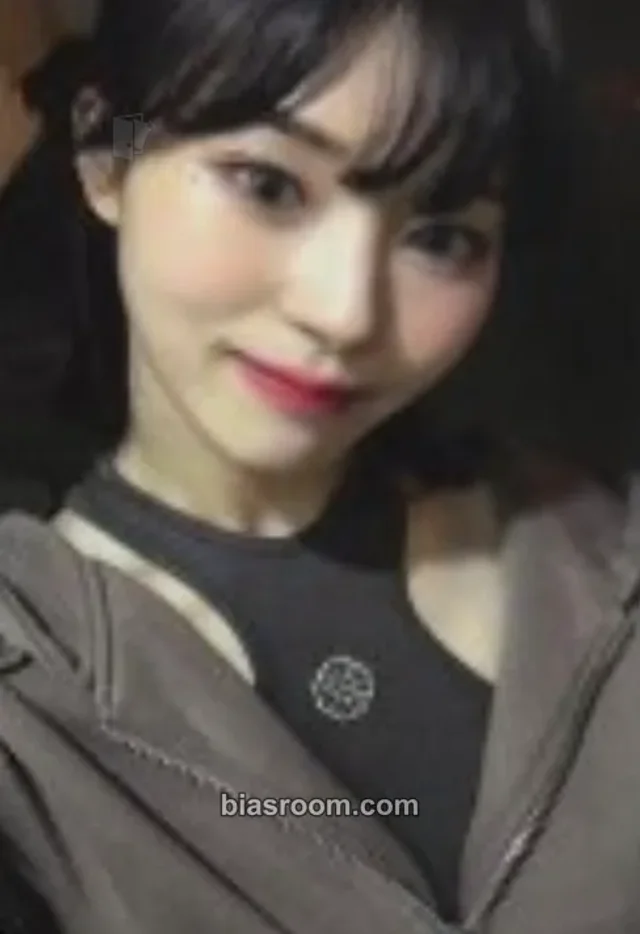 Hannah  Queenz Eye UNI-Q K-pop photocard