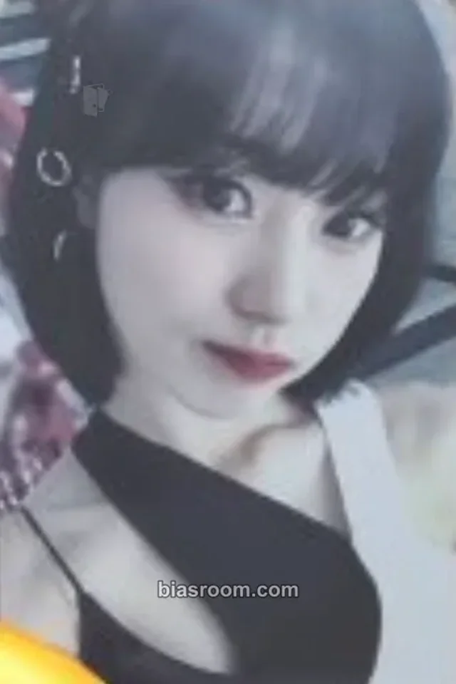 Hannah  Queenz Eye UNI-Q K-pop photocard