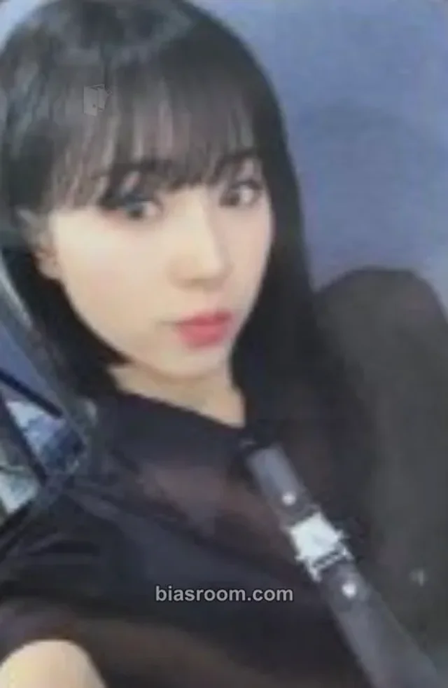 Hannah  Queenz Eye UNI-Q K-pop photocard