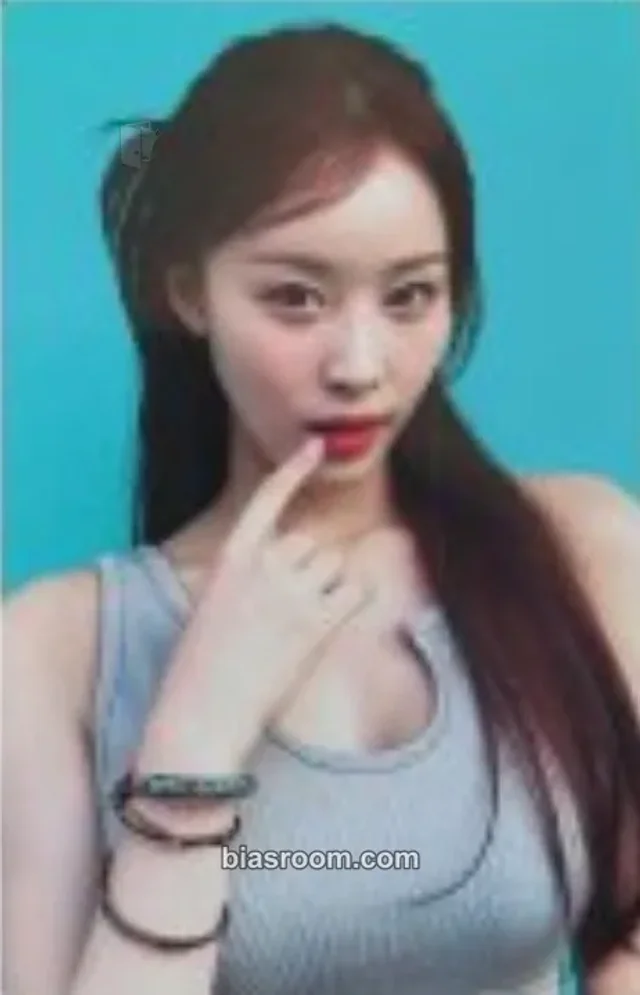 Narin Queenz Eye UNI-Q K-pop photocard