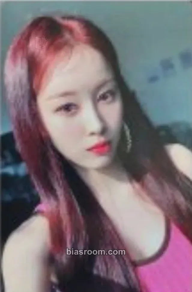 Narin Queenz Eye UNI-Q K-pop photocard