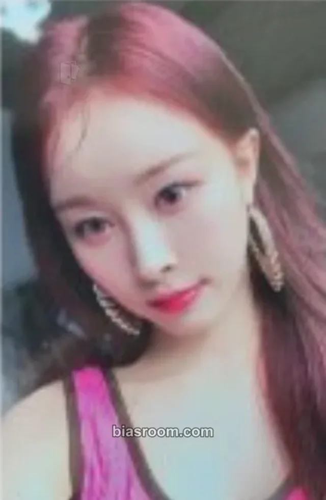 Narin Queenz Eye UNI-Q K-pop photocard