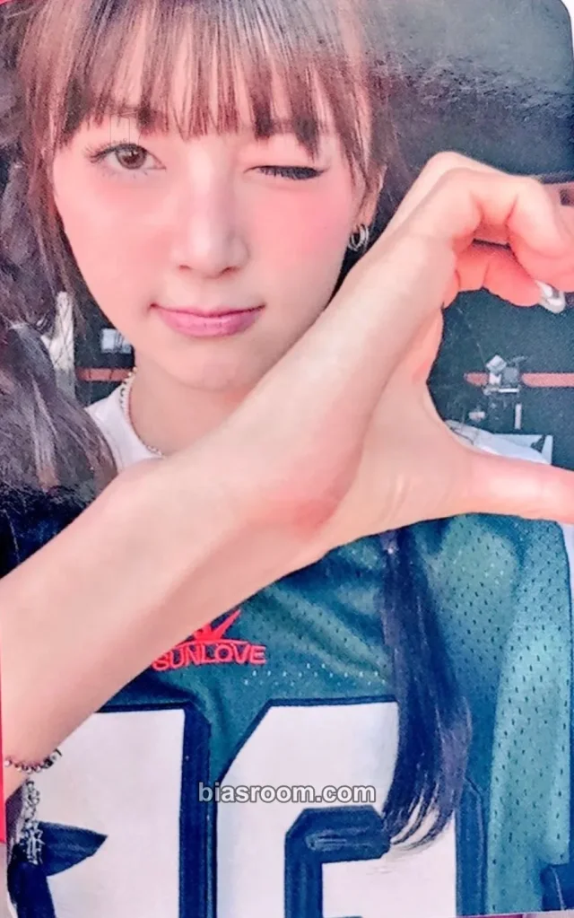 Queenz Eye - Seoha - PRISM EP.01 Album apple music pob (pre-order benefit)