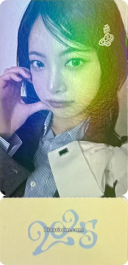 Hong Eunchae 2025 Season's Greetings ‘Land of Le sserafim” Photocard - LE SSERAFIM - LE SSERAFIM K-pop photocard