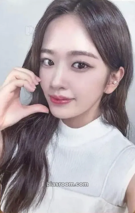 Yujin ELEVEN (Japanese ver.) Photocard - IVE - IVE K-pop photocard