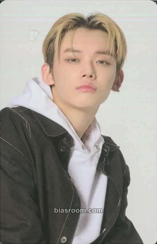Yeonjun 4OIN Foreul Photocard - TOMORROW X TOGETHER - TOMORROW X TOGETHER K-pop photocard