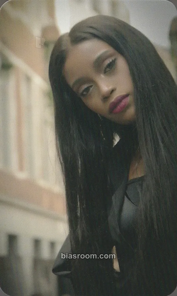 Fatou Close to Me Photocard - BLACKSWAN - BLACKSWAN K-pop photocard