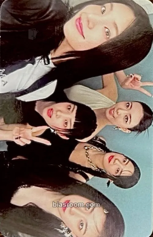 GOLD Photocard - ITZY - ITZY K-pop photocard