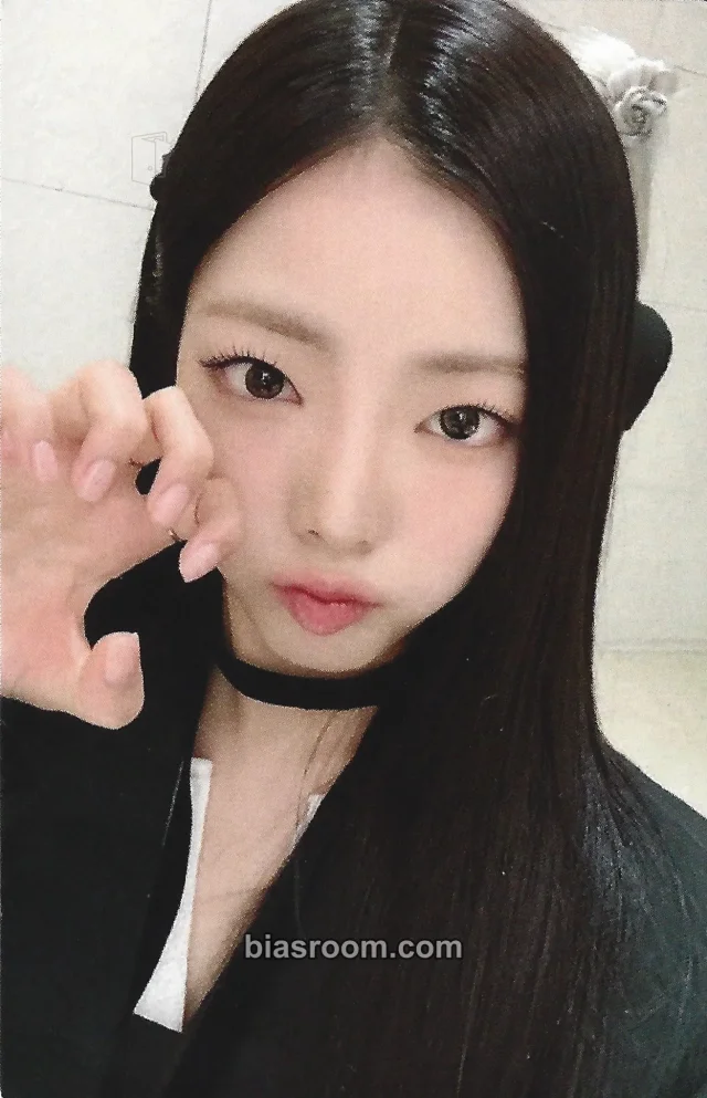 PURPLE KISS - Na Goeun - 2025 HEADWAY TOUR Event merch photocard venue-limited