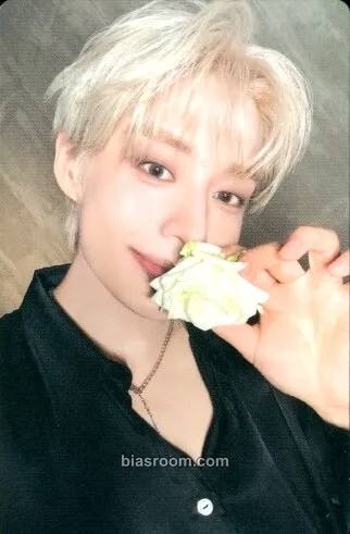 Jiwoong Cinema Paradise Photocard - ZEROBASEONE - ZEROBASEONE K-pop photocard