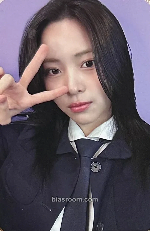 Ryujin GOLD Photocard - ITZY - ITZY K-pop photocard