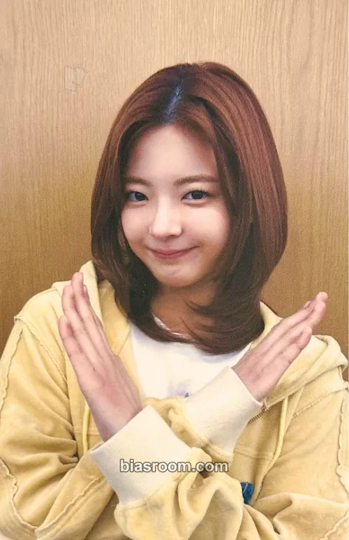 Lia GOLD Photocard - ITZY - ITZY K-pop photocard