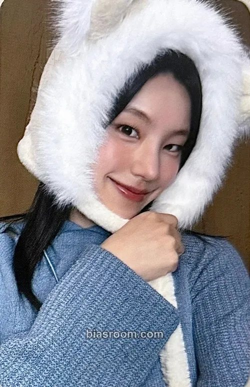 Yeji GOLD Photocard - ITZY - ITZY K-pop photocard