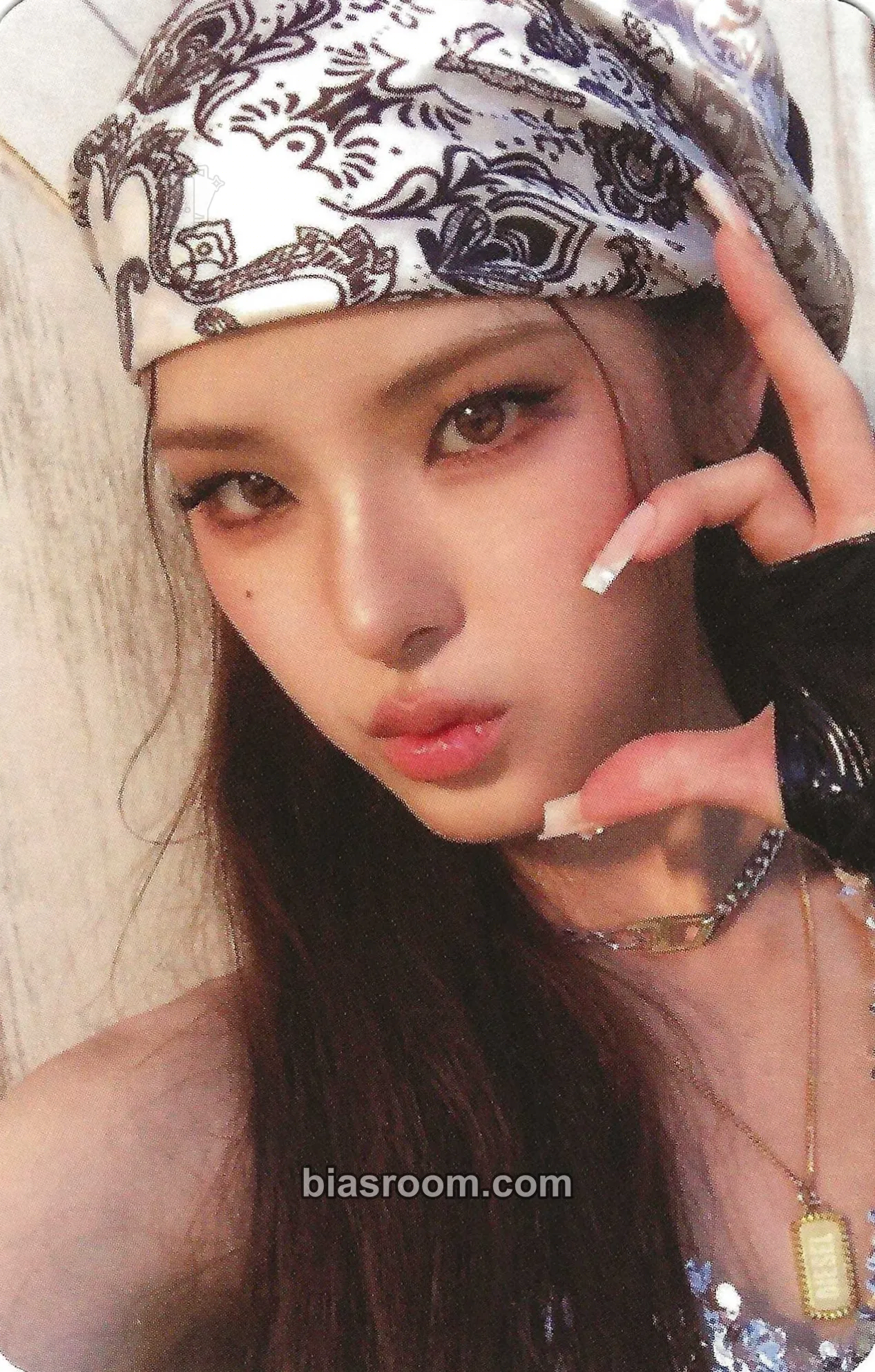 Mai Not Just Pretty Photocard - izna - izna K-pop photocard