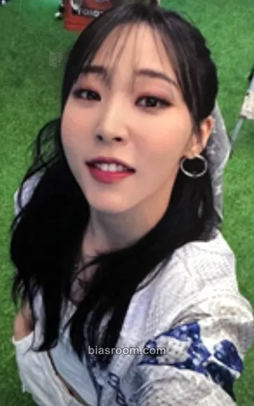 Moonbyul TWO RABBITS Photocard - MAMAMOO - MAMAMOO K-pop photocard