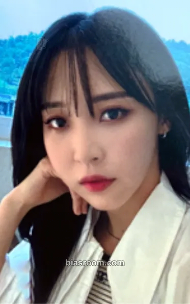 Moonbyul TWO RABBITS Photocard - MAMAMOO - MAMAMOO K-pop photocard