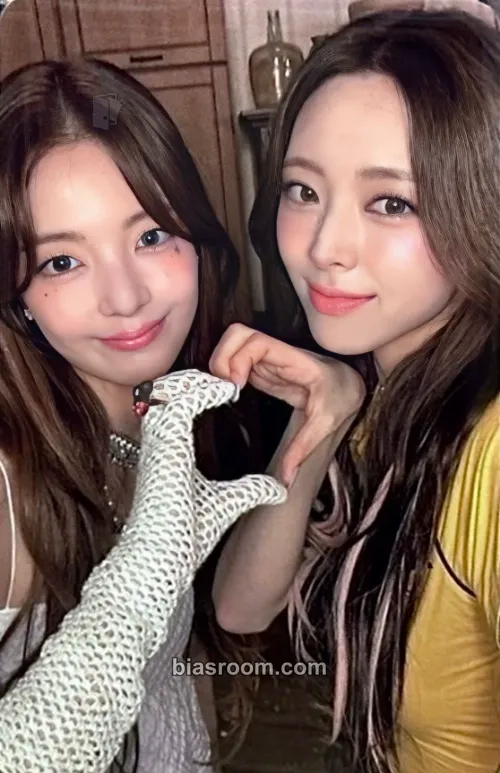 GOLD Photocard - ITZY - ITZY K-pop photocard