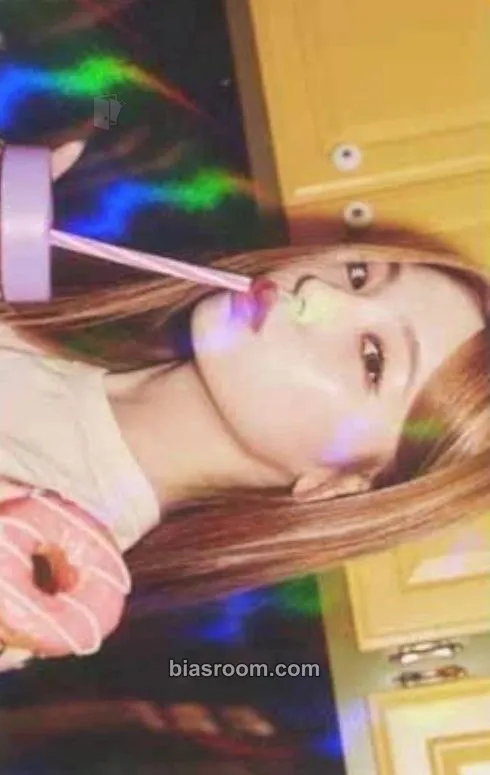 Yeji 2024: Best Friends Forever Season's Greetings Photocard - ITZY - ITZY K-pop photocard