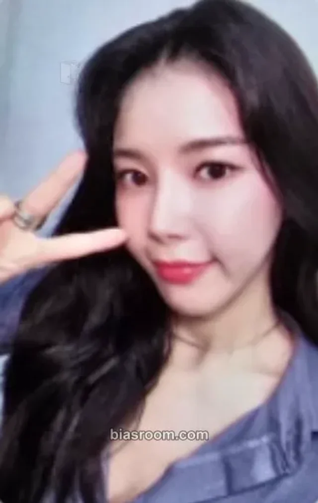MAMAMOO - Solar - Floating Free Album fan meeting chongqing vip ticket benefit
