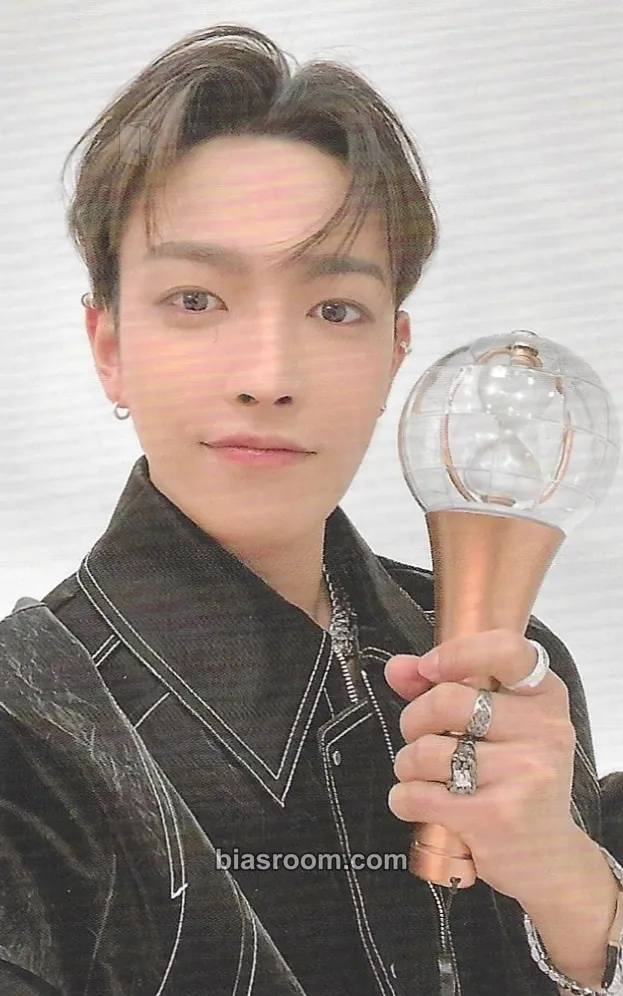 Hongjoong Towards The Light : Will To Power World Tour 2024 - 2025 Photocard - ATEEZ - ATEEZ K-pop photocard