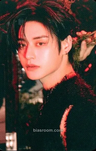 Jiwoong Blue Paradise Pop-up Store Photocard - ZEROBASEONE - ZEROBASEONE K-pop photocard