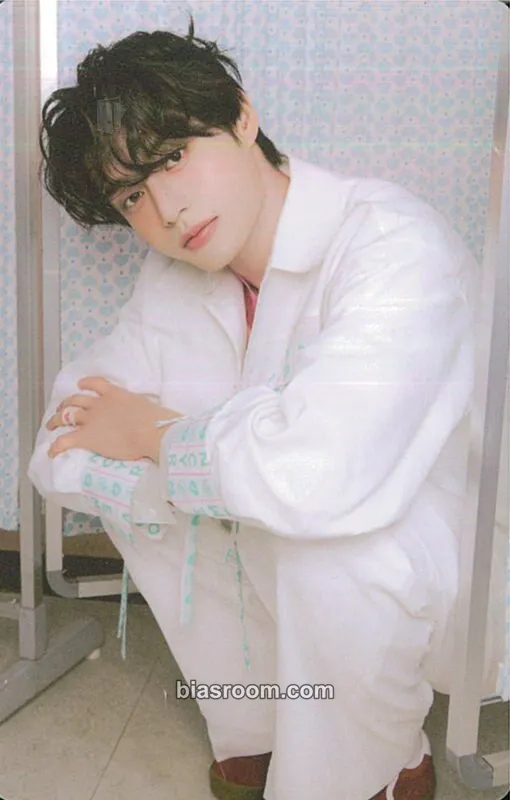 Jiwoong Blue Paradise Pop-up Store Photocard - ZEROBASEONE - ZEROBASEONE K-pop photocard