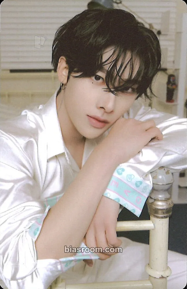 Ricky Blue Paradise Pop-up Store Photocard - ZEROBASEONE - ZEROBASEONE K-pop photocard