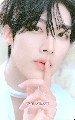 Ricky Blue Paradise Pop-up Store Photocard - ZEROBASEONE - ZEROBASEONE K-pop photocard