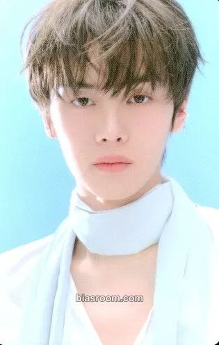 Gyuvin Blue Paradise Pop-up Store Photocard - ZEROBASEONE - ZEROBASEONE K-pop photocard