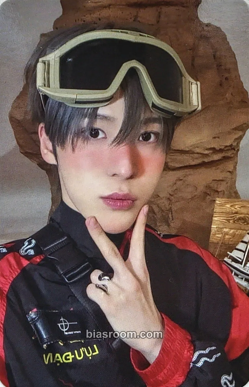 Yunho ANITEEZ IN TREASURE Photocard - ATEEZ - ATEEZ K-pop photocard
