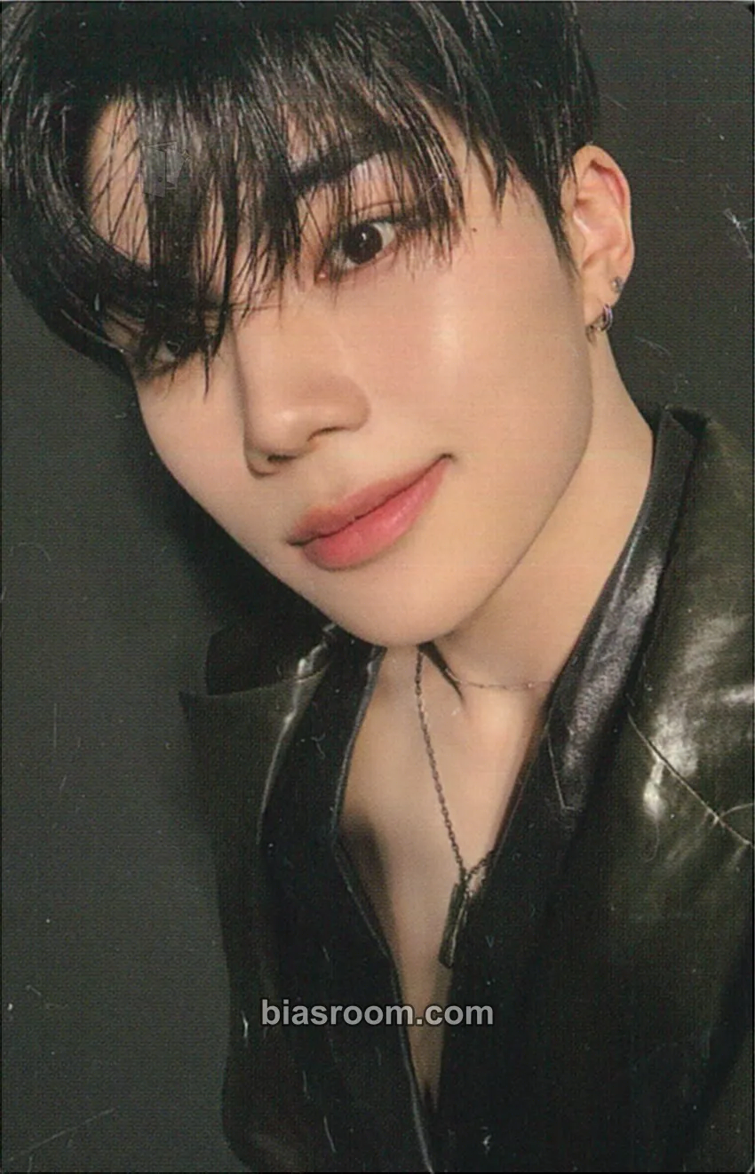 Gunwook Blue Paradise Photocard - ZEROBASEONE - ZEROBASEONE K-pop photocard