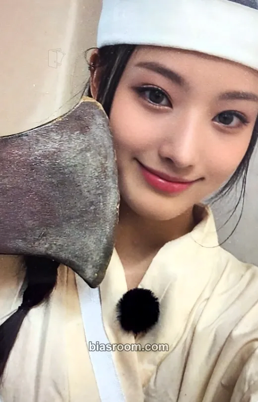 Jini ENTWURF Photocard - NMIXX - NMIXX K-pop photocard