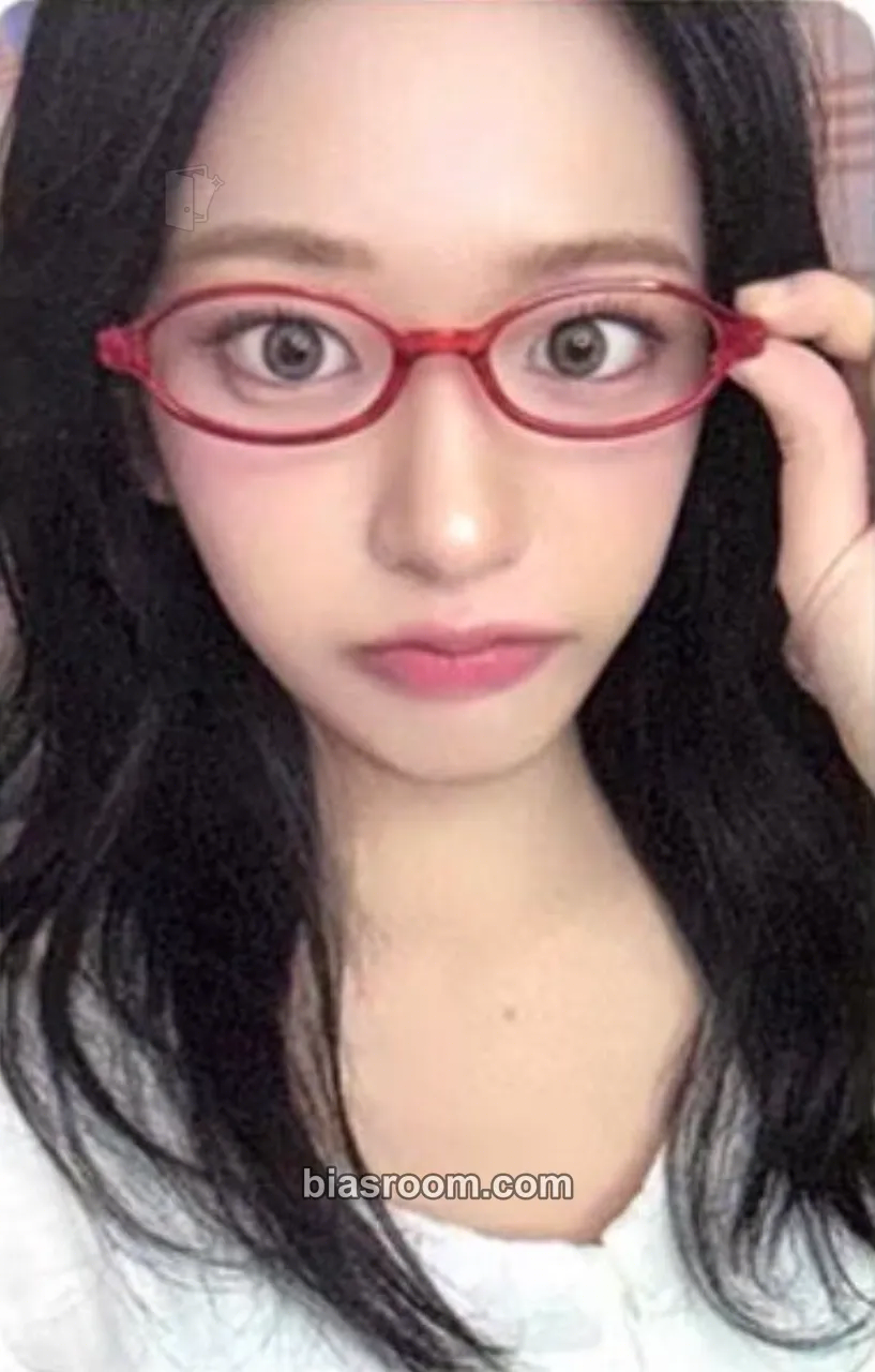 Yujin 2026 Season's Greetings: ATELIER IVE Photocard - IVE - IVE K-pop photocard