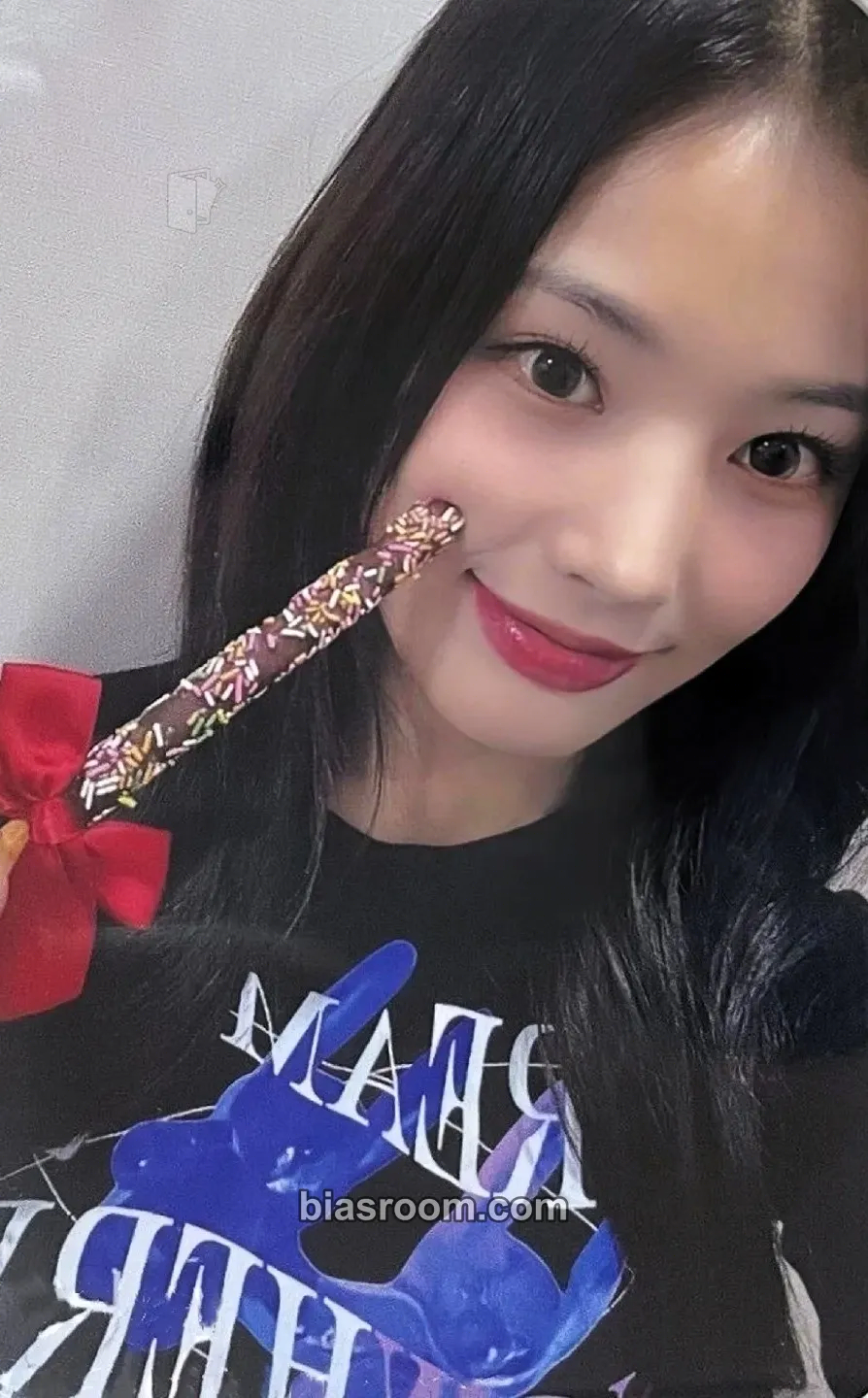 Jini ENTWURF Photocard - NMIXX - NMIXX K-pop photocard