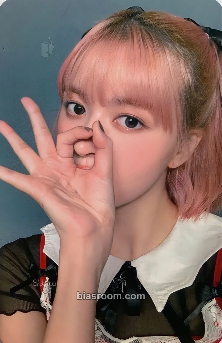 Lily ENTWURF Photocard - NMIXX - NMIXX K-pop photocard