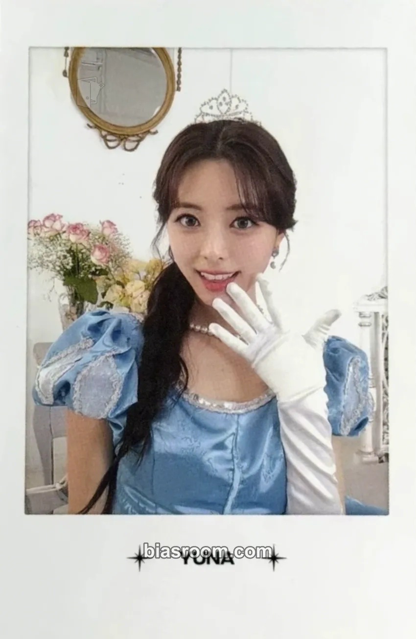 Yuna The 2nd Fan Meeting ITZY, MIDZY, Let's Fly! "To Wonder World" Photocard - ITZY - ITZY K-pop photocard