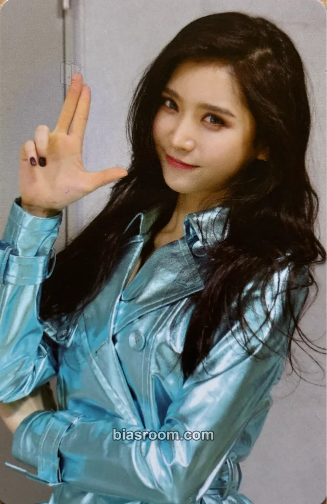Hello Venus - Yooyoung - Mystery of Venus Album album photocard color version