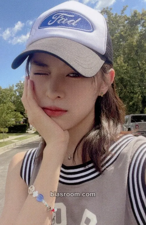 Ryujin 2024: Best Friends Forever Season's Greetings Photocard - ITZY - ITZY K-pop photocard