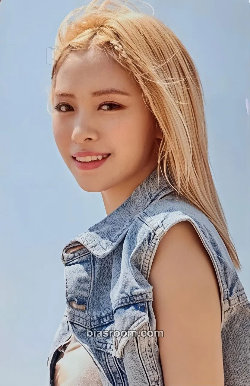 Ryujin 2022: Best Friends Forever Season's Greetings Photocard - ITZY - ITZY K-pop photocard