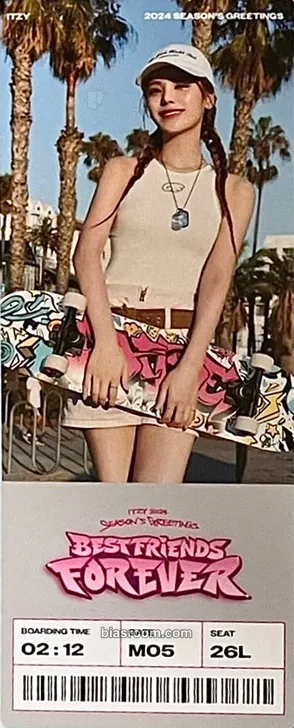 Yeji 2024: Best Friends Forever Season's Greetings Photocard - ITZY - ITZY K-pop photocard