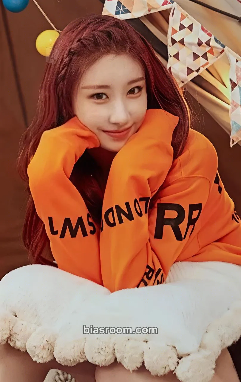 Chaeryeong 2022: Best Friends Forever Season's Greetings Photocard - ITZY - ITZY K-pop photocard