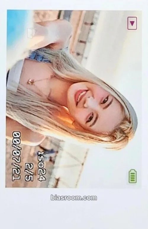 Lia 2024: Best Friends Forever Season's Greetings Photocard - ITZY - ITZY K-pop photocard