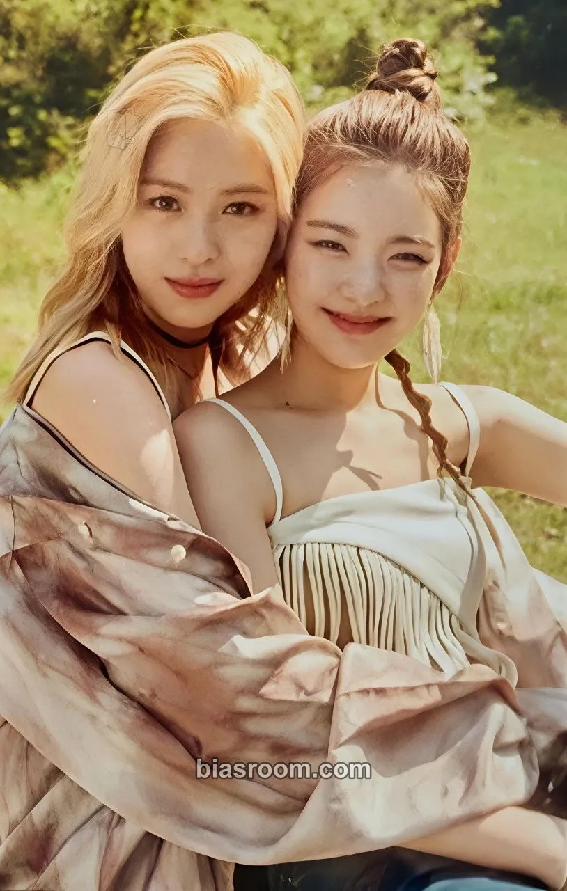2022: Best Friends Forever Season's Greetings Photocard - ITZY - ITZY K-pop photocard