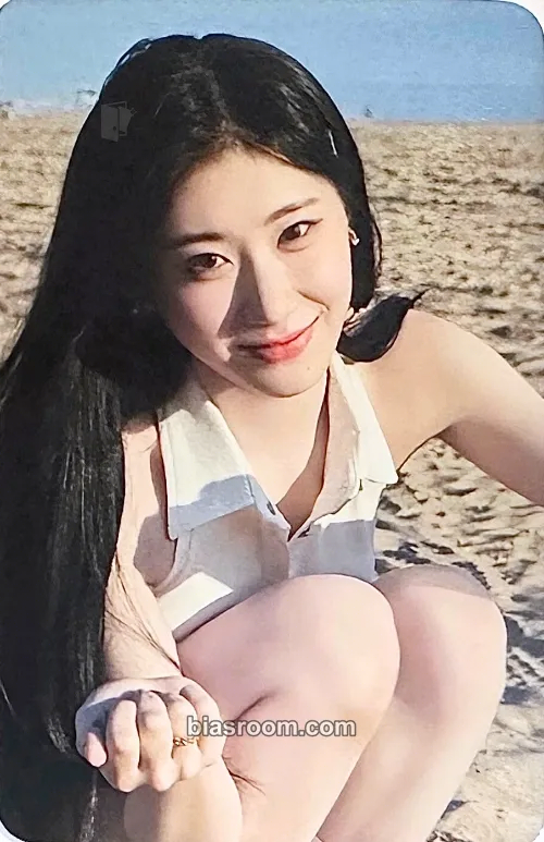 Chaeryeong 2024: Best Friends Forever Season's Greetings Photocard - ITZY - ITZY K-pop photocard