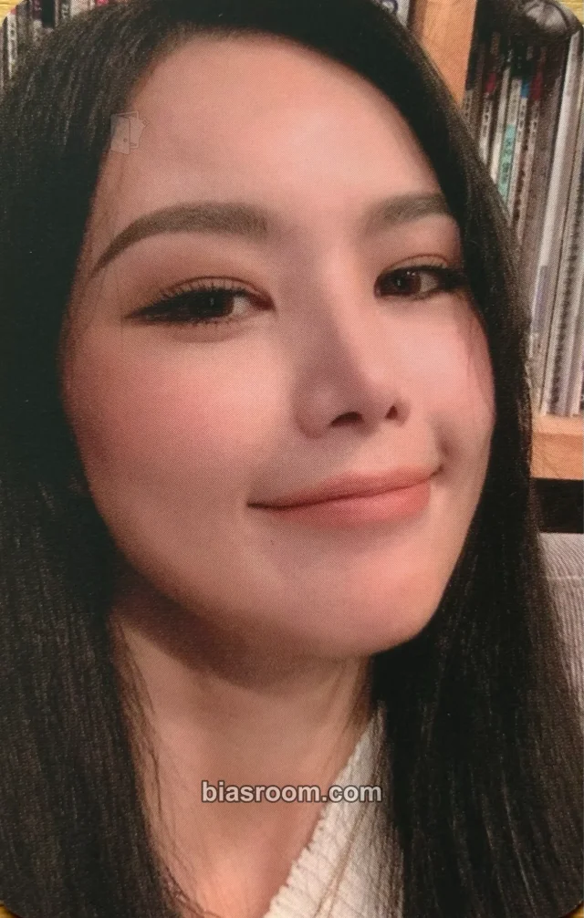 Brown Eyed Girls - Miryo - RE_vive Album white back album photocard