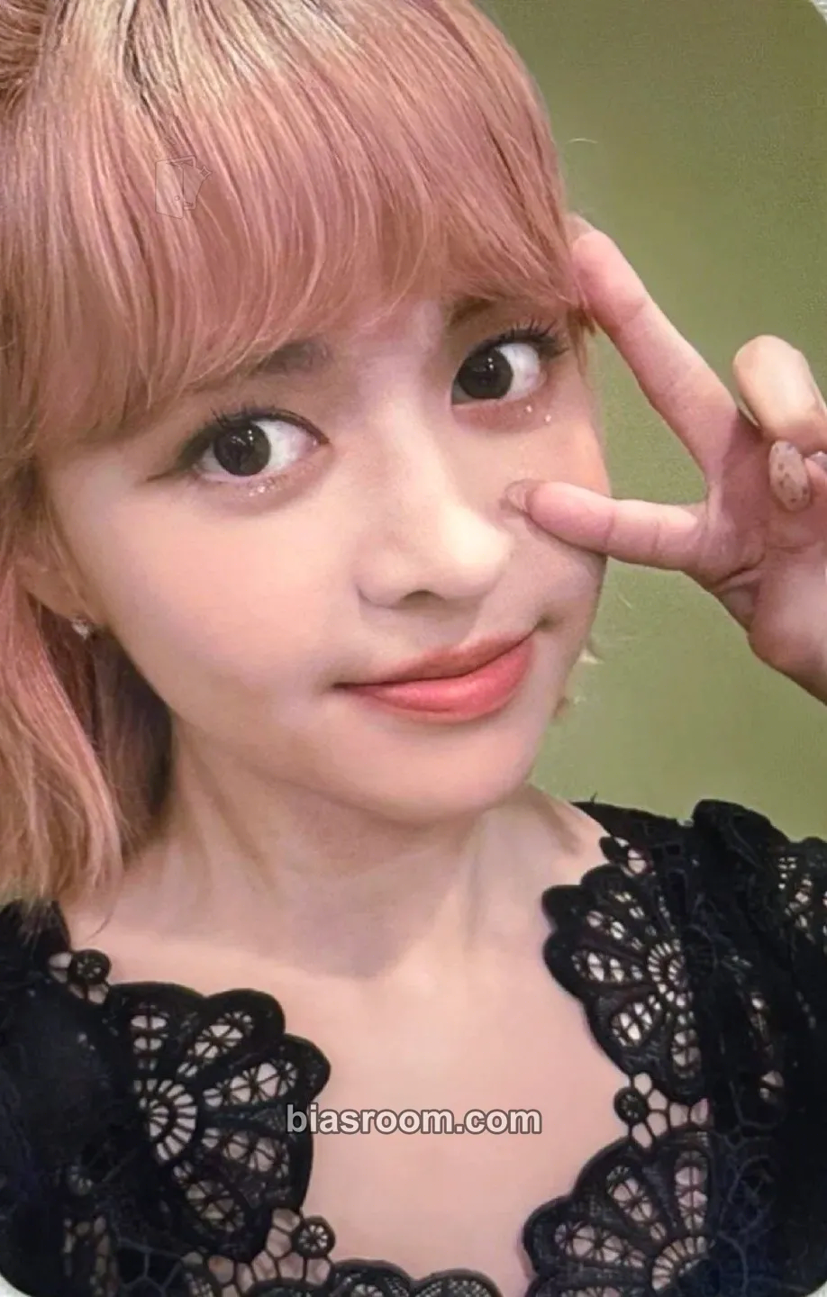 Lily ENTWURF Photocard - NMIXX - NMIXX K-pop photocard