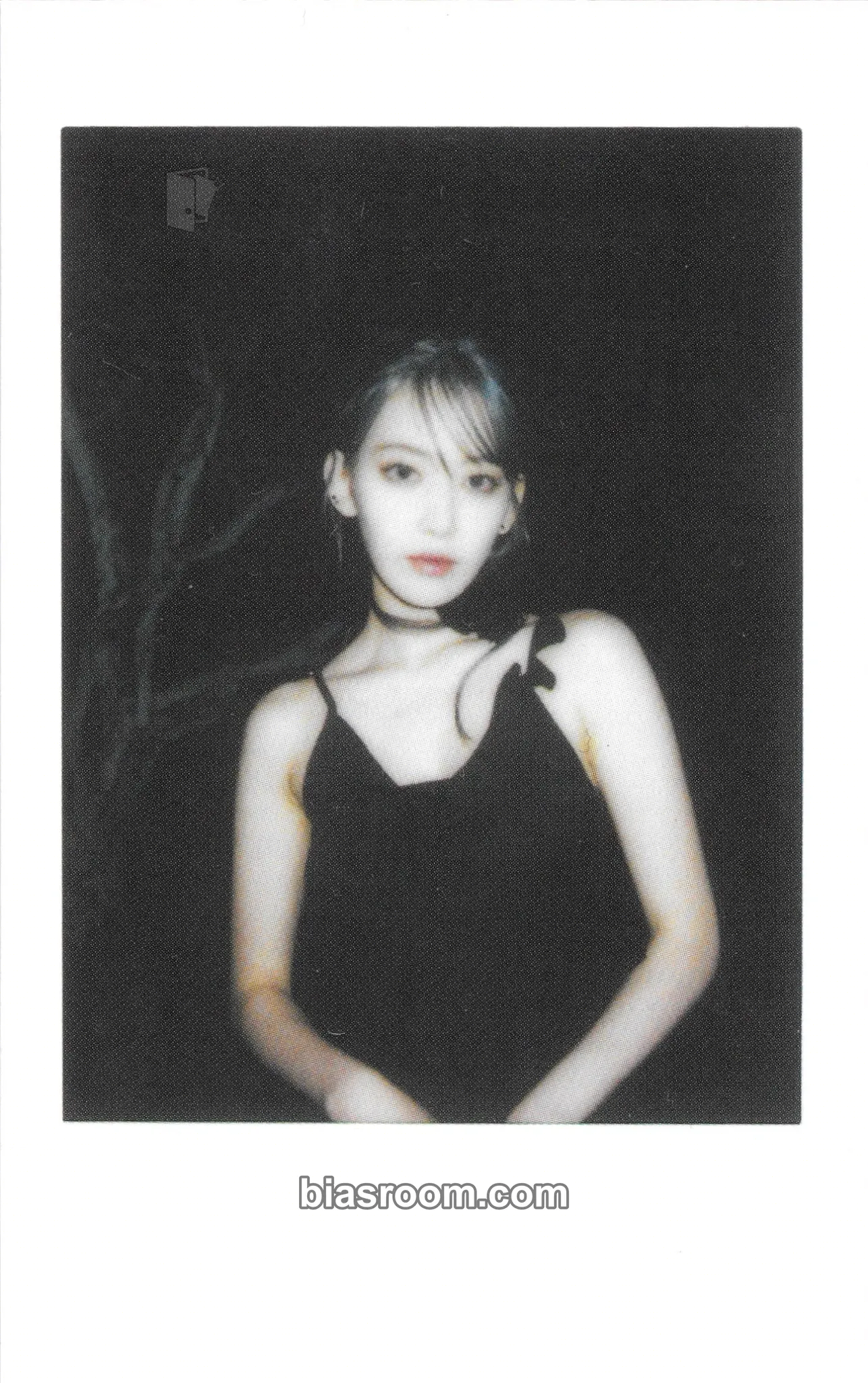Sakura EASY Photocard - LE SSERAFIM - LE SSERAFIM K-pop photocard