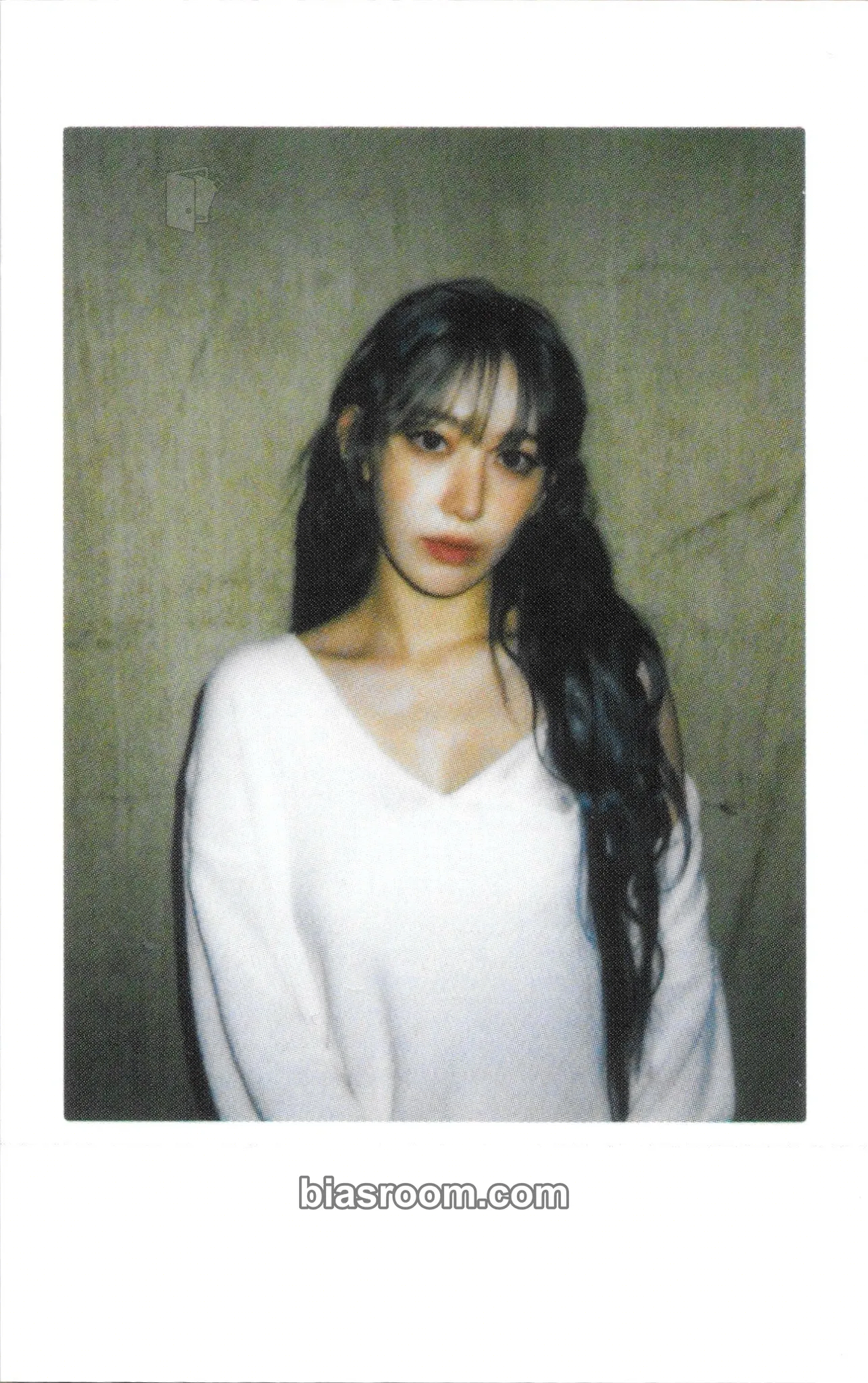 Sakura EASY Photocard - LE SSERAFIM - LE SSERAFIM K-pop photocard