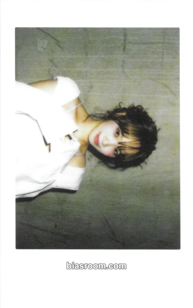 LE SSERAFIM - Kim Chaewon - LE SSERAFIM 2024 S/S POP UP Other instant photo polaroid trading card